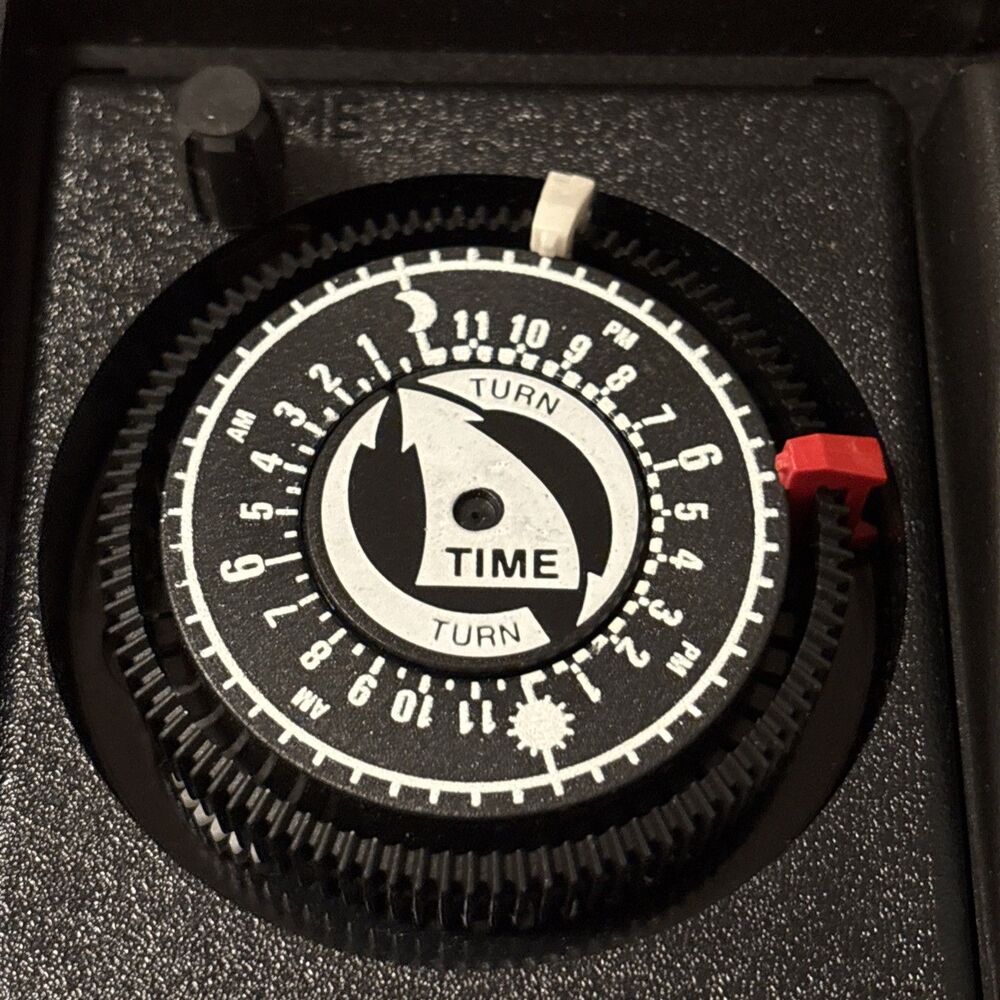 Intermatic HB11R Raintight Outdoor Program Timer TESTED - Picture 3 of 10